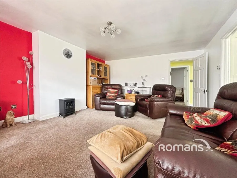 Swallow Close, Yateley, GU46, photo 4