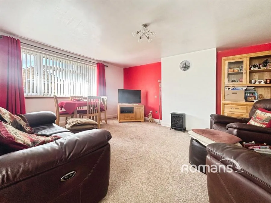 Swallow Close, Yateley, GU46, photo 2