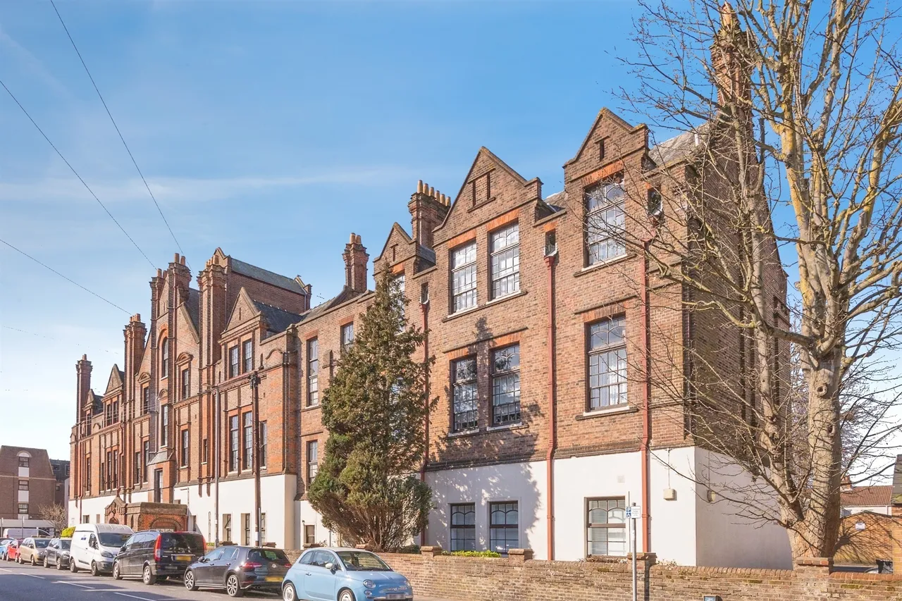 2 bed flat for sale — Lawrence Road, Southsea