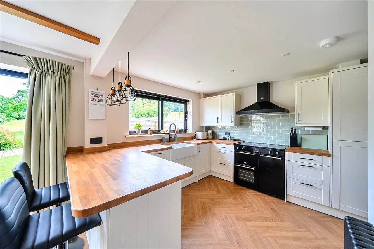 Heol Callwen, Penycae, Swansea, Powys, SA9 1GR, photo 4