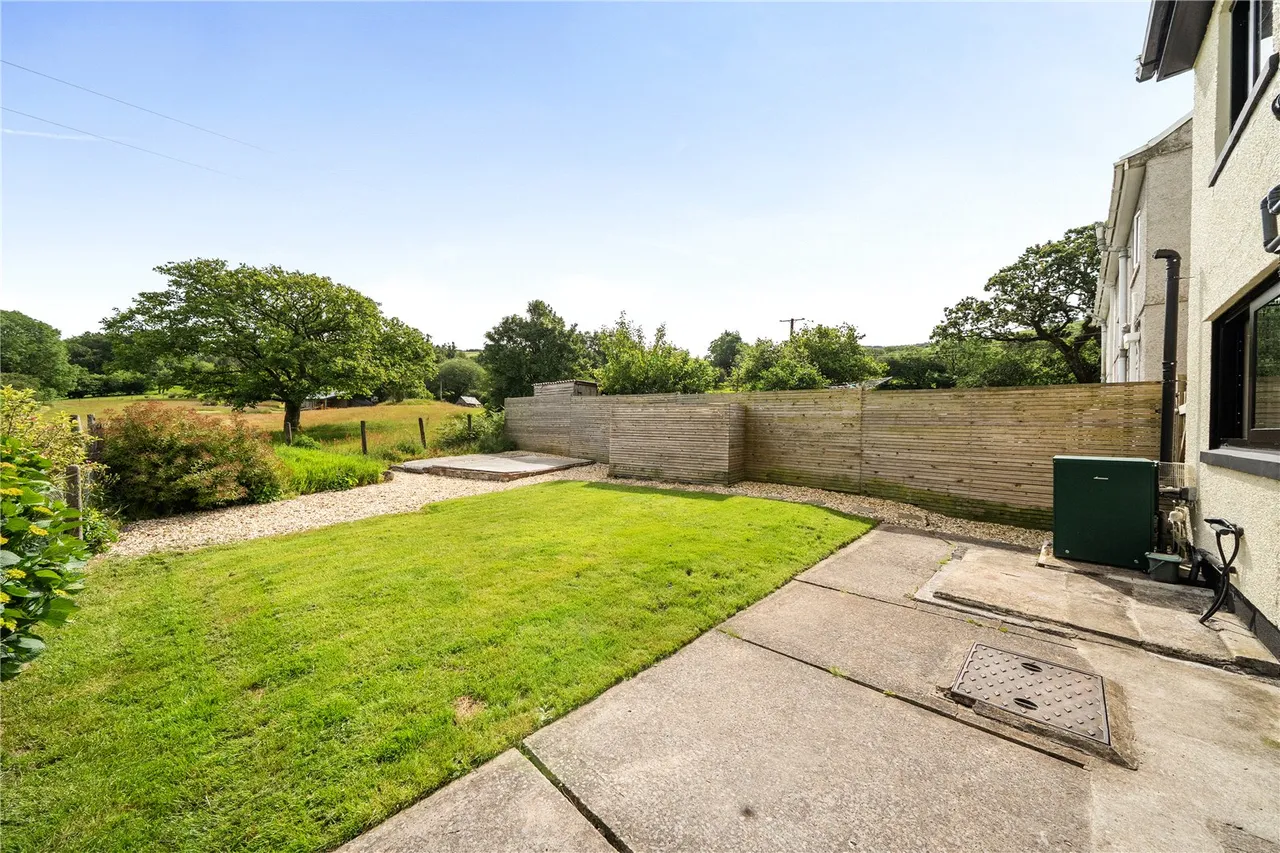 Heol Callwen, Penycae, Swansea, Powys, SA9 1GR, photo 19