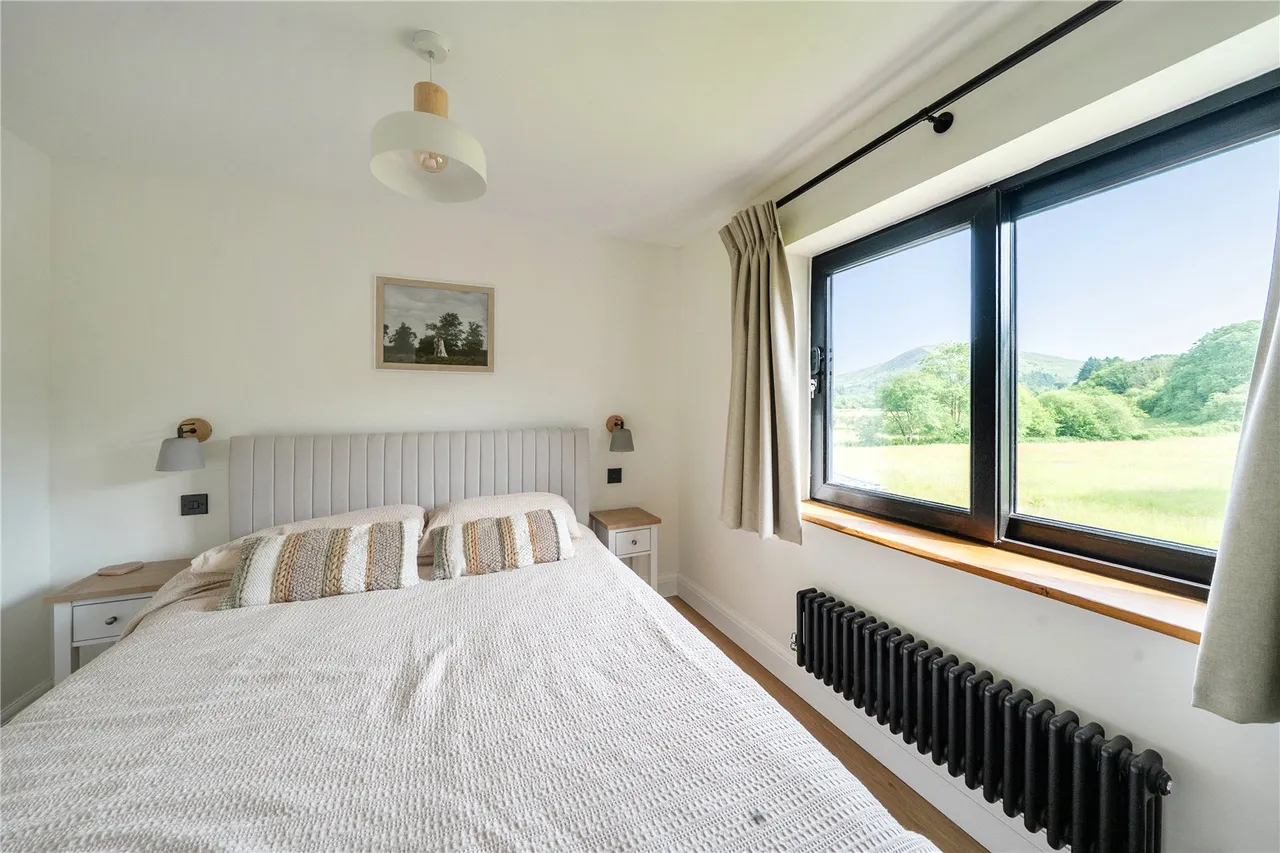 Heol Callwen, Penycae, Swansea, Powys, SA9 1GR, photo 14