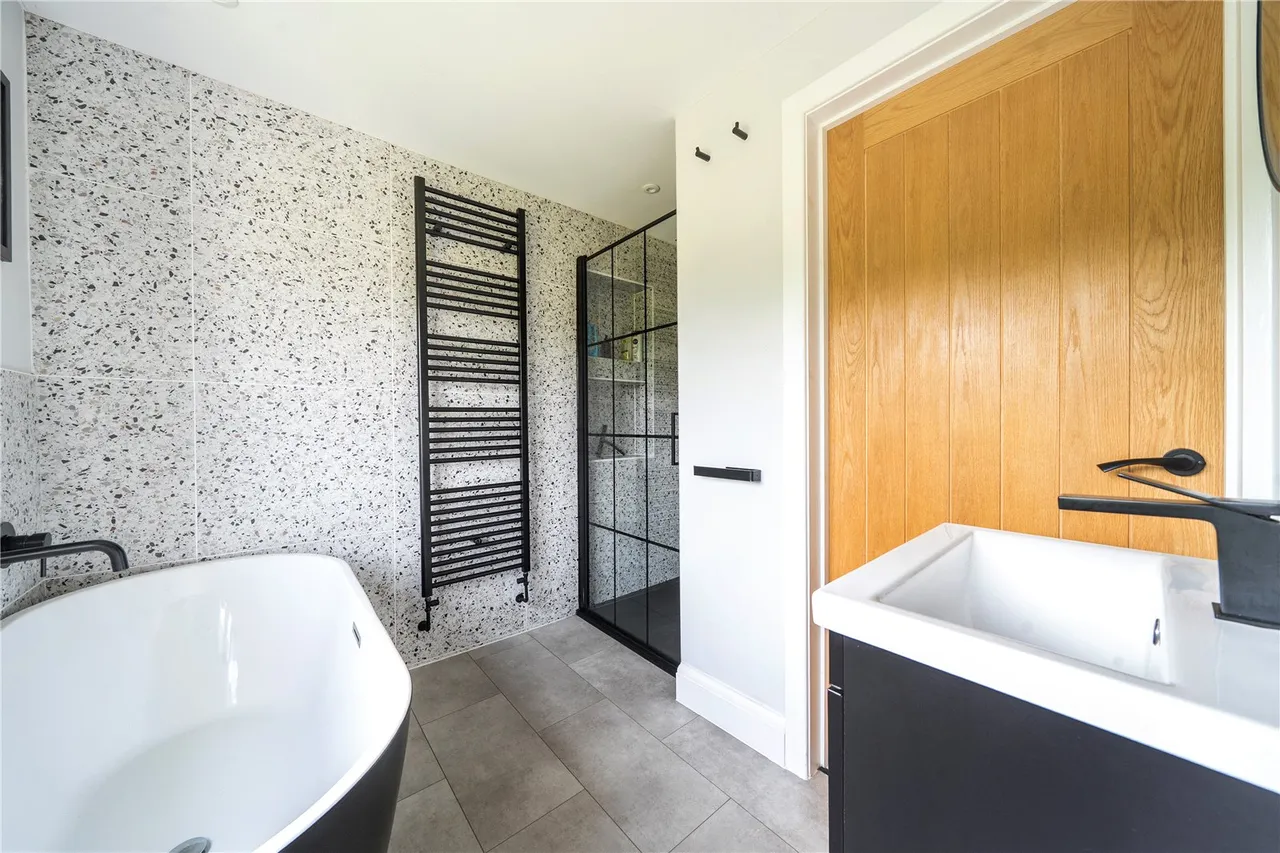 Heol Callwen, Penycae, Swansea, Powys, SA9 1GR, photo 11