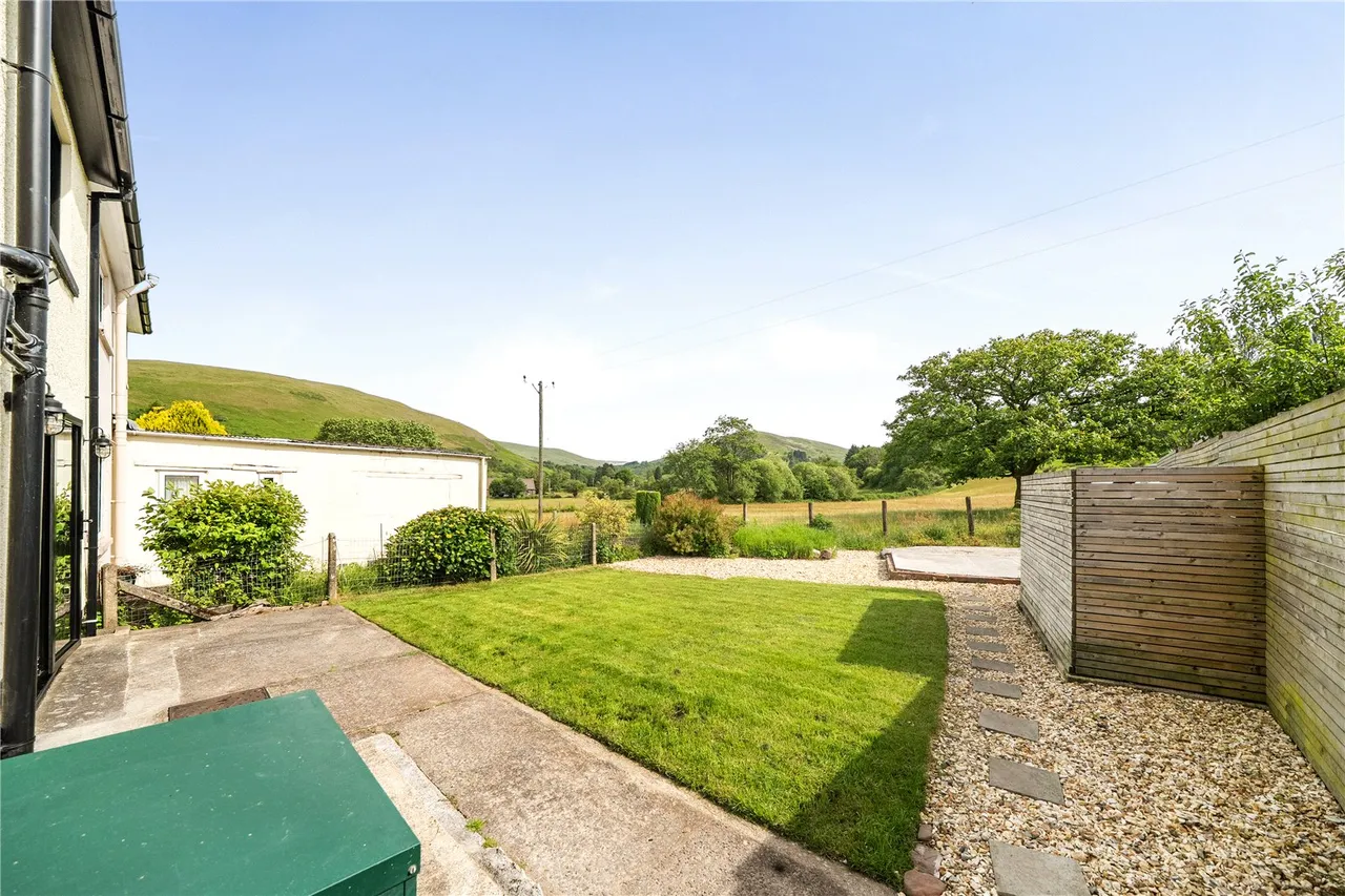 Heol Callwen, Penycae, Swansea, Powys, SA9 1GR, photo 21