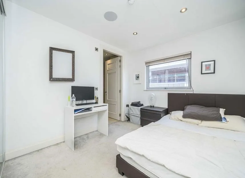 Commercial Road, Aldgate, E1, photo 5
