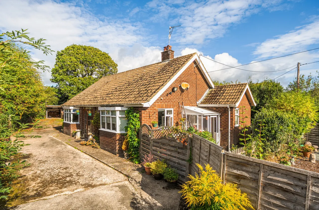 2 bed house for sale, Geuffordd, Guilsfield