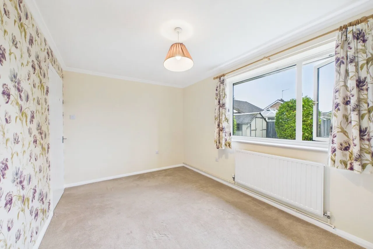 Canterbury Close, Spalding, PE11, photo 6