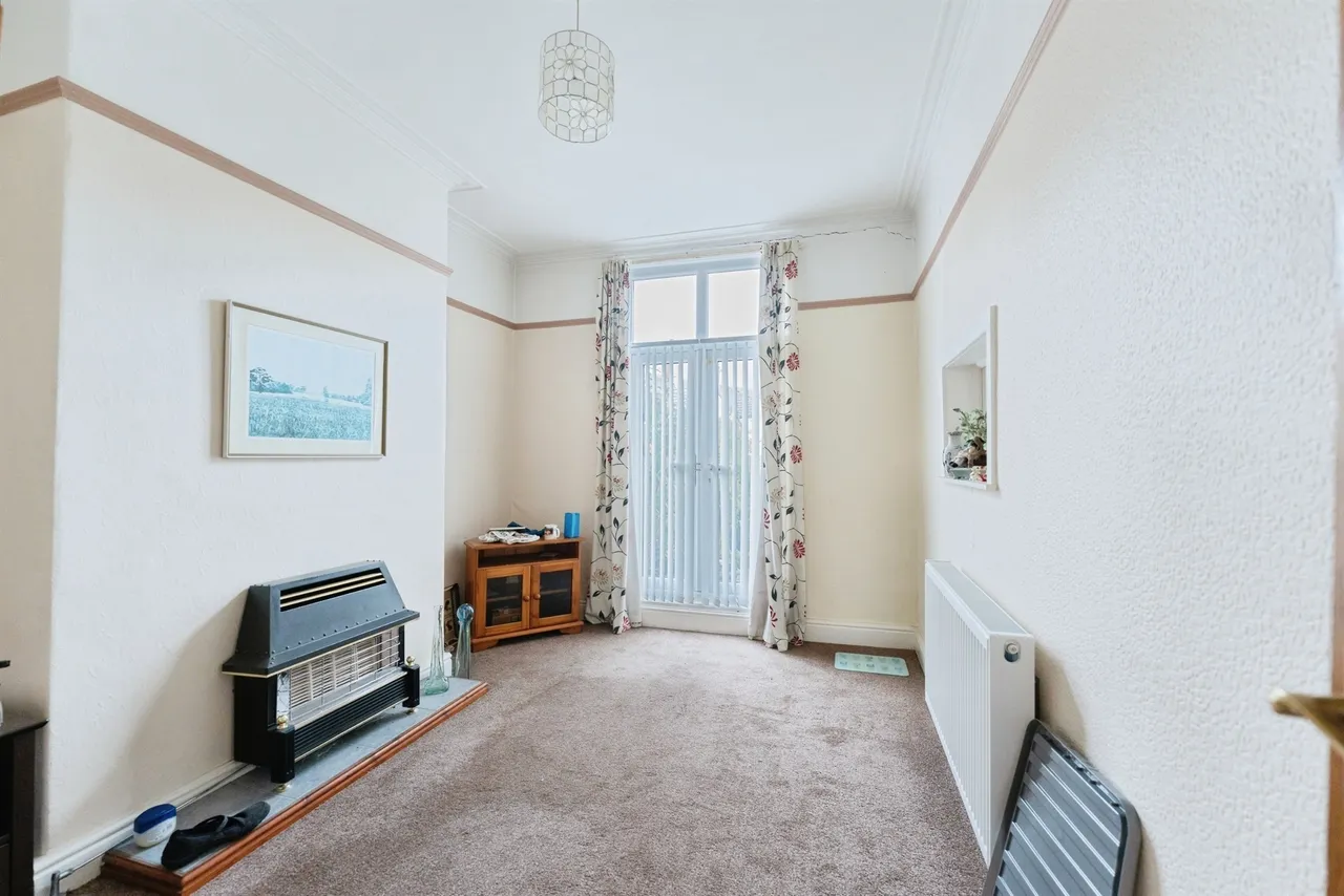 Waring Avenue, Tranmere, Birkenhead, photo 5