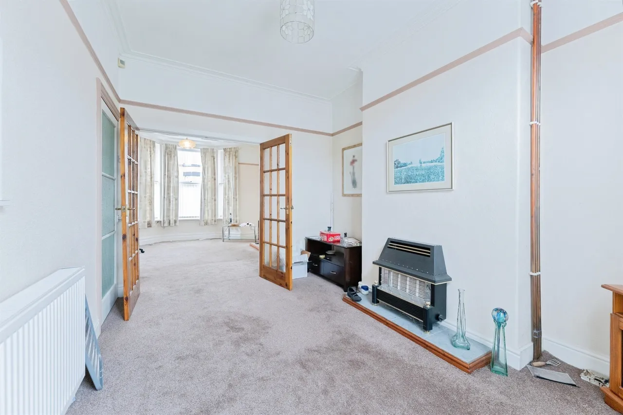Waring Avenue, Tranmere, Birkenhead, photo 4