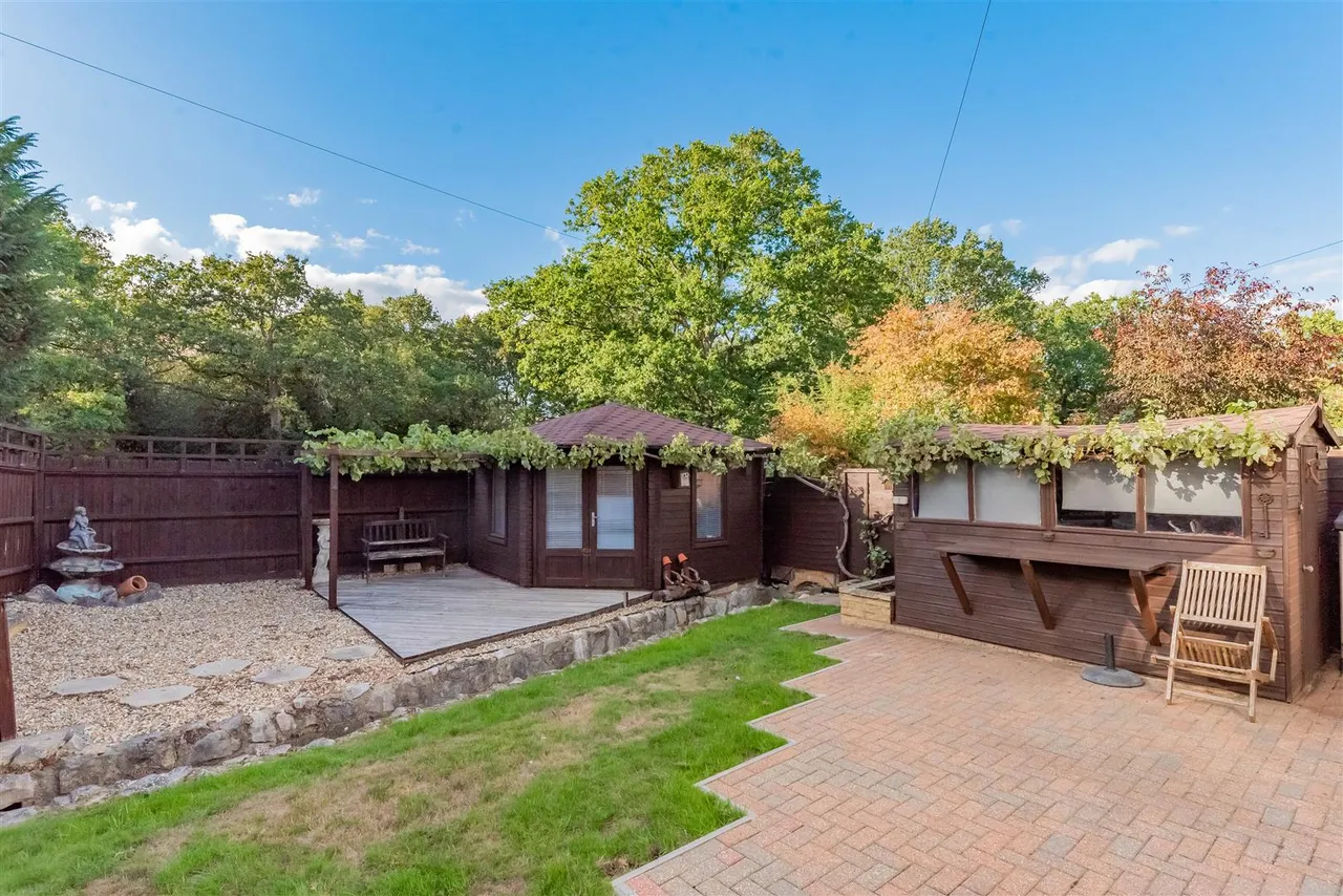 Willowford, Yateley, photo 5