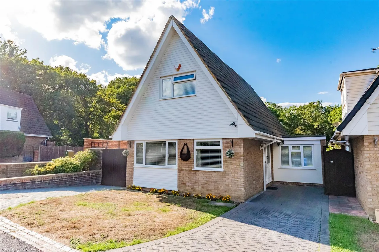 3 bed house for sale, Willowford, Yateley