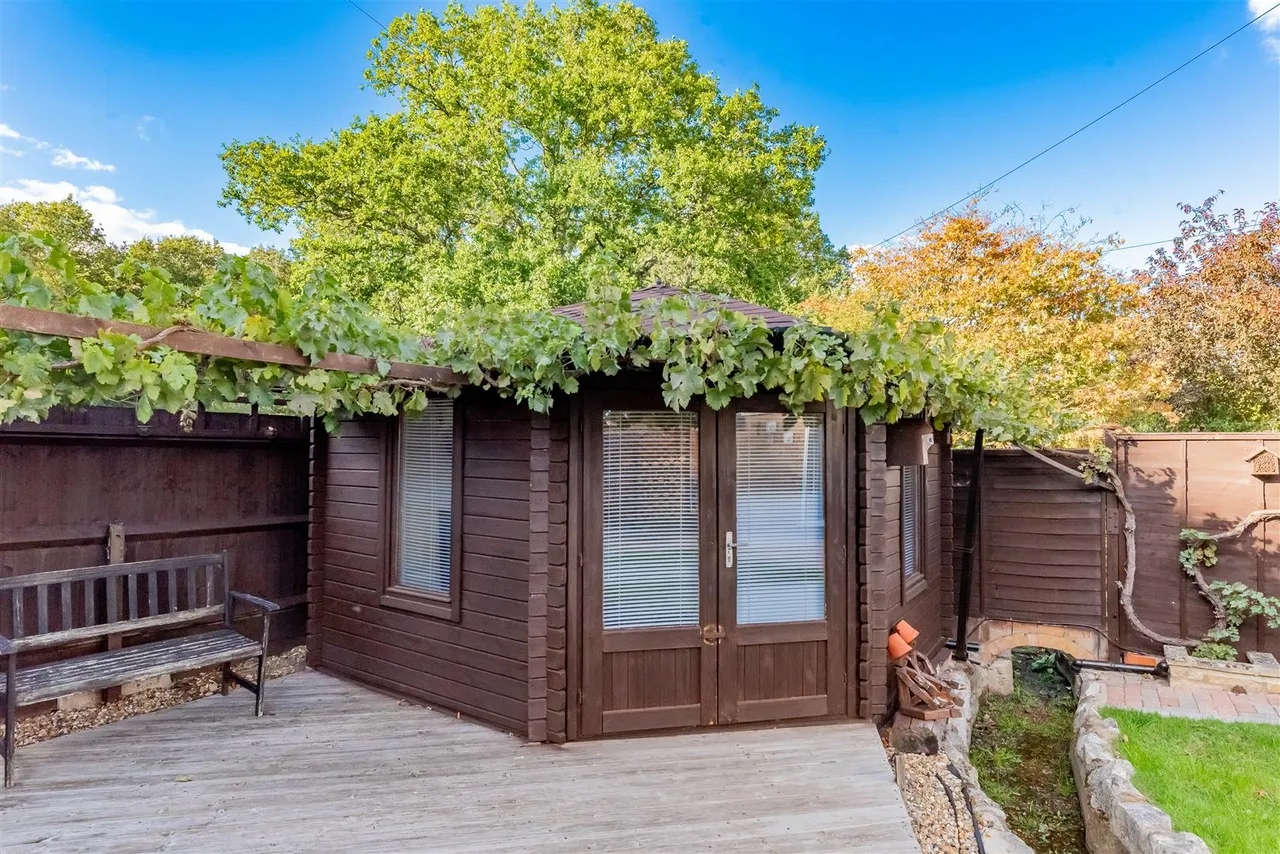 Willowford, Yateley, photo 14