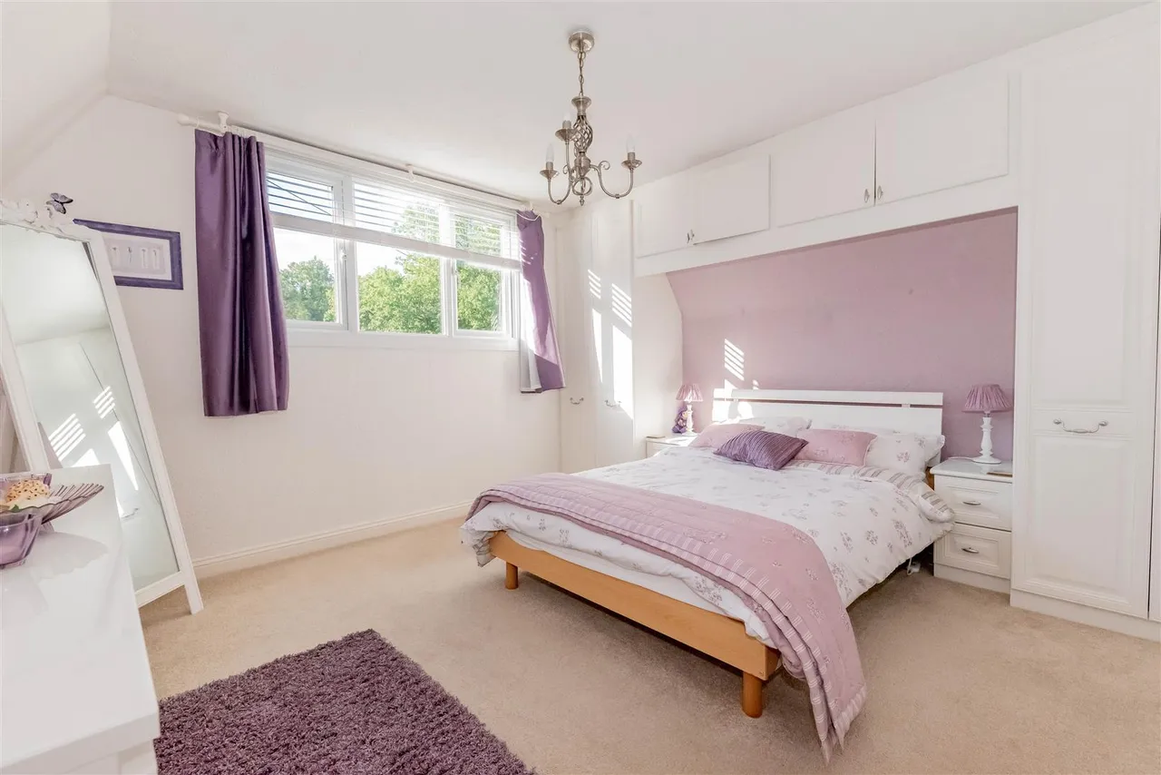 Willowford, Yateley, photo 7