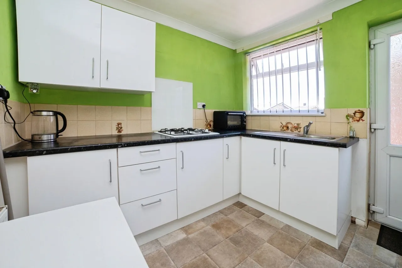 Roger Close, Sutton-in-Ashfield, Nottinghamshire, NG17, photo 3