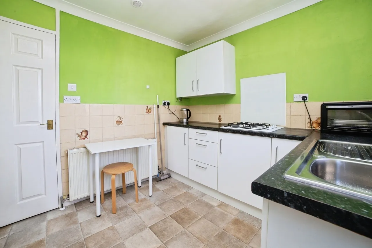 Roger Close, Sutton-in-Ashfield, Nottinghamshire, NG17, photo 4