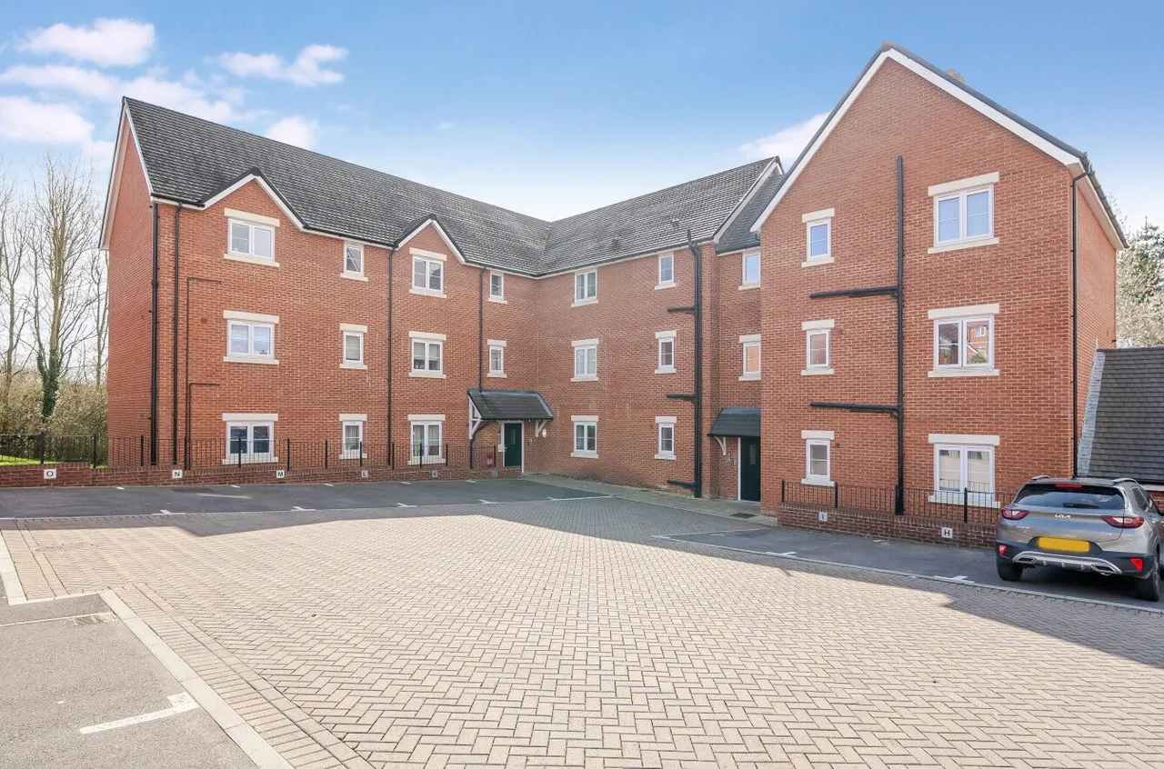 Clover Grove, Alton, GU34, photo 2