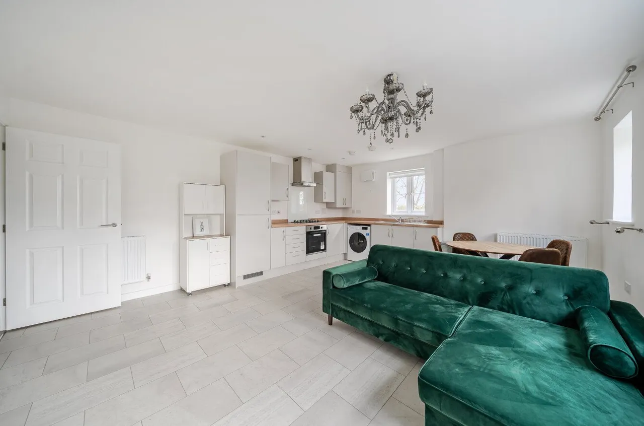 1 bed flat for sale, Clover Grove, Alton, GU34