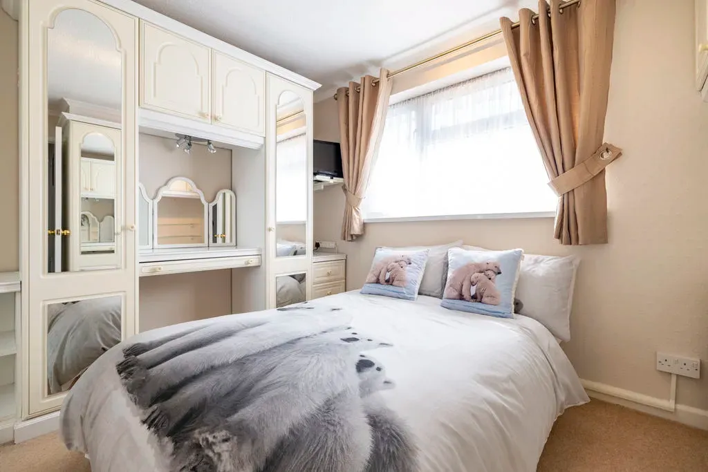 Sutherland Grove, Bletchley, Milton Keynes, Buckinghamshire, MK3 7NX, photo 10