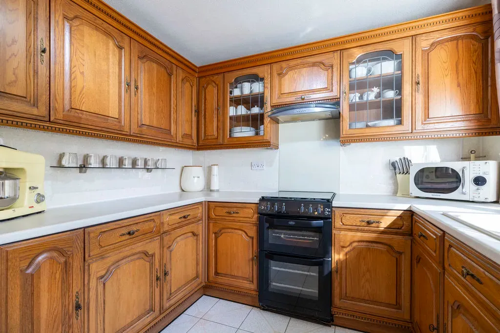Sutherland Grove, Bletchley, Milton Keynes, Buckinghamshire, MK3 7NX, photo 27
