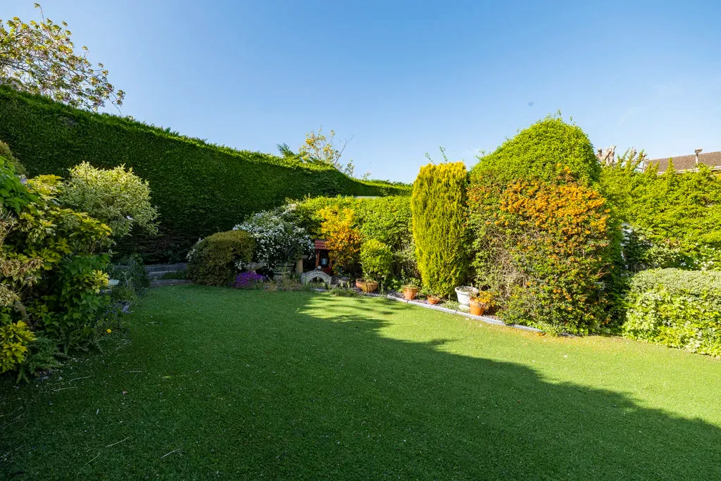 Sutherland Grove, Bletchley, Milton Keynes, Buckinghamshire, MK3 7NX, photo 21