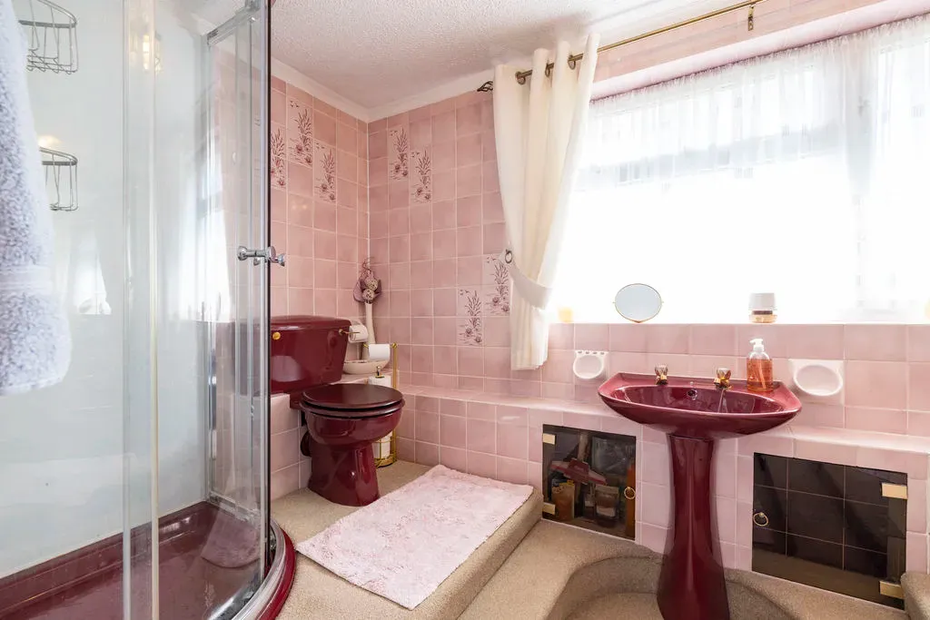 Sutherland Grove, Bletchley, Milton Keynes, Buckinghamshire, MK3 7NX, photo 26