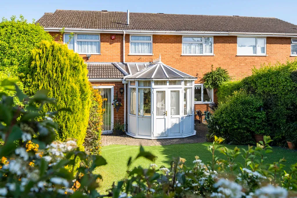 Sutherland Grove, Bletchley, Milton Keynes, Buckinghamshire, MK3 7NX, photo 22
