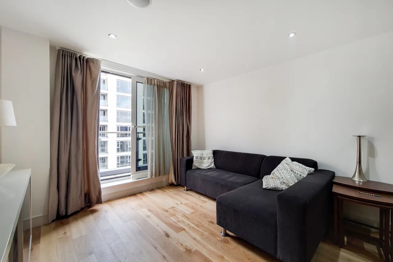 21 Box Tree House, Lensbury Avenue, Imperial Wharf, London, photo 3