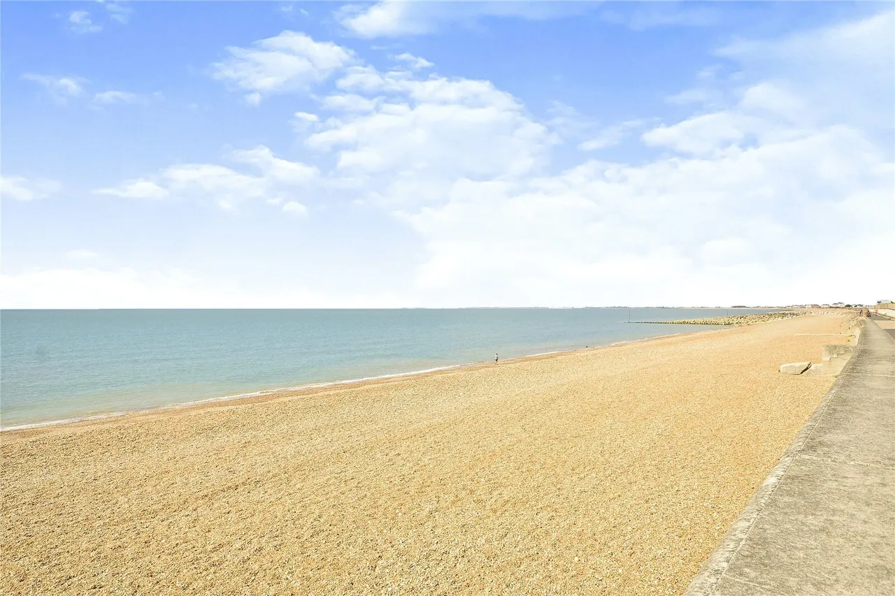 Spencer Court, Sandgate Esplanade, Sandgate, Folkestone, CT20, photo 11