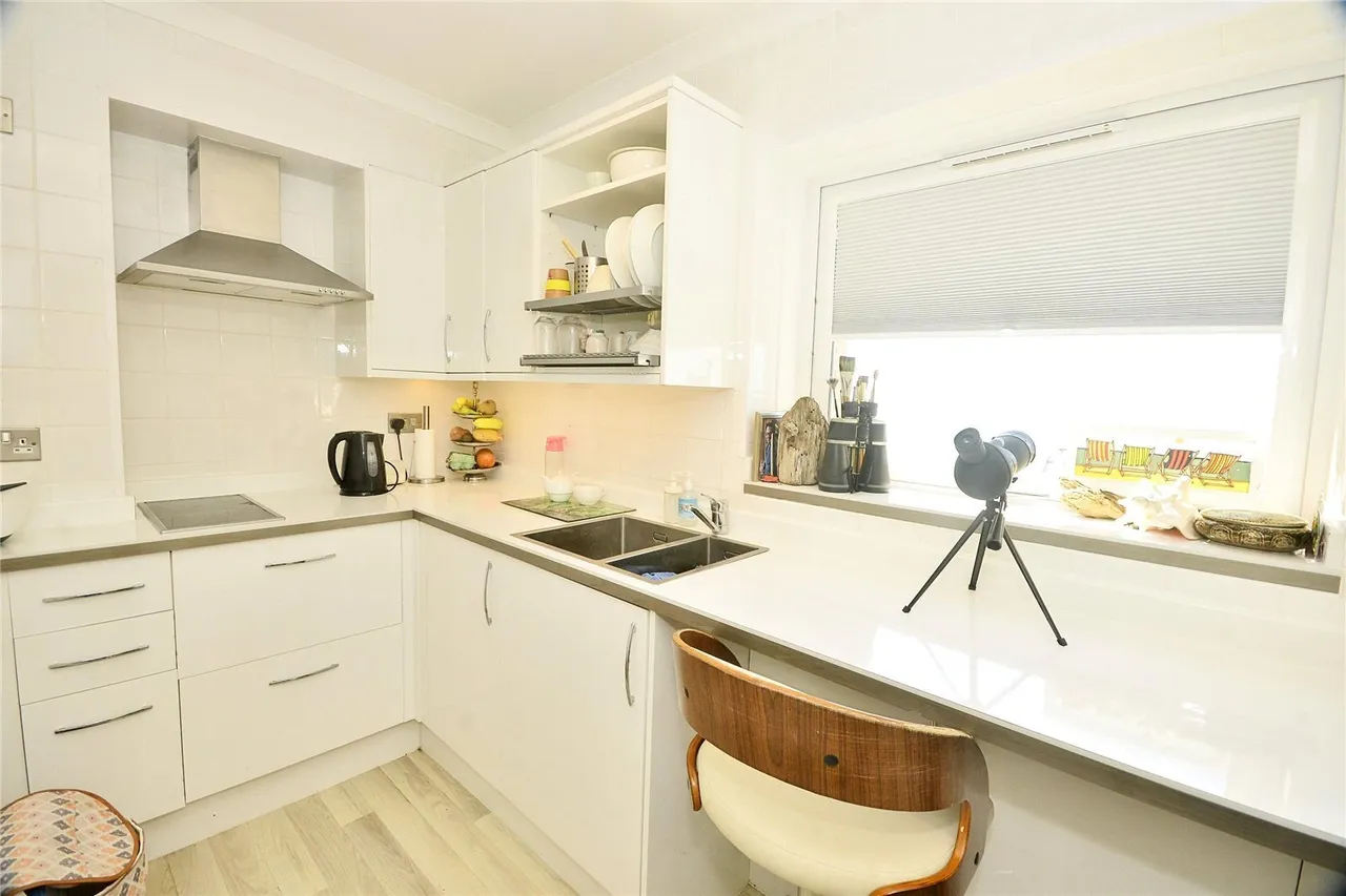Spencer Court, Sandgate Esplanade, Sandgate, Folkestone, CT20, photo 4