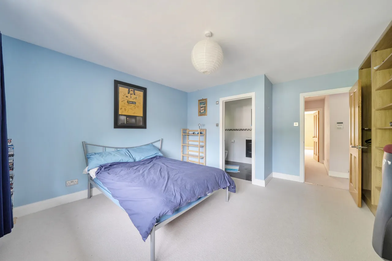 Dukes Wood Drive, Gerrards Cross, SL9, photo 9