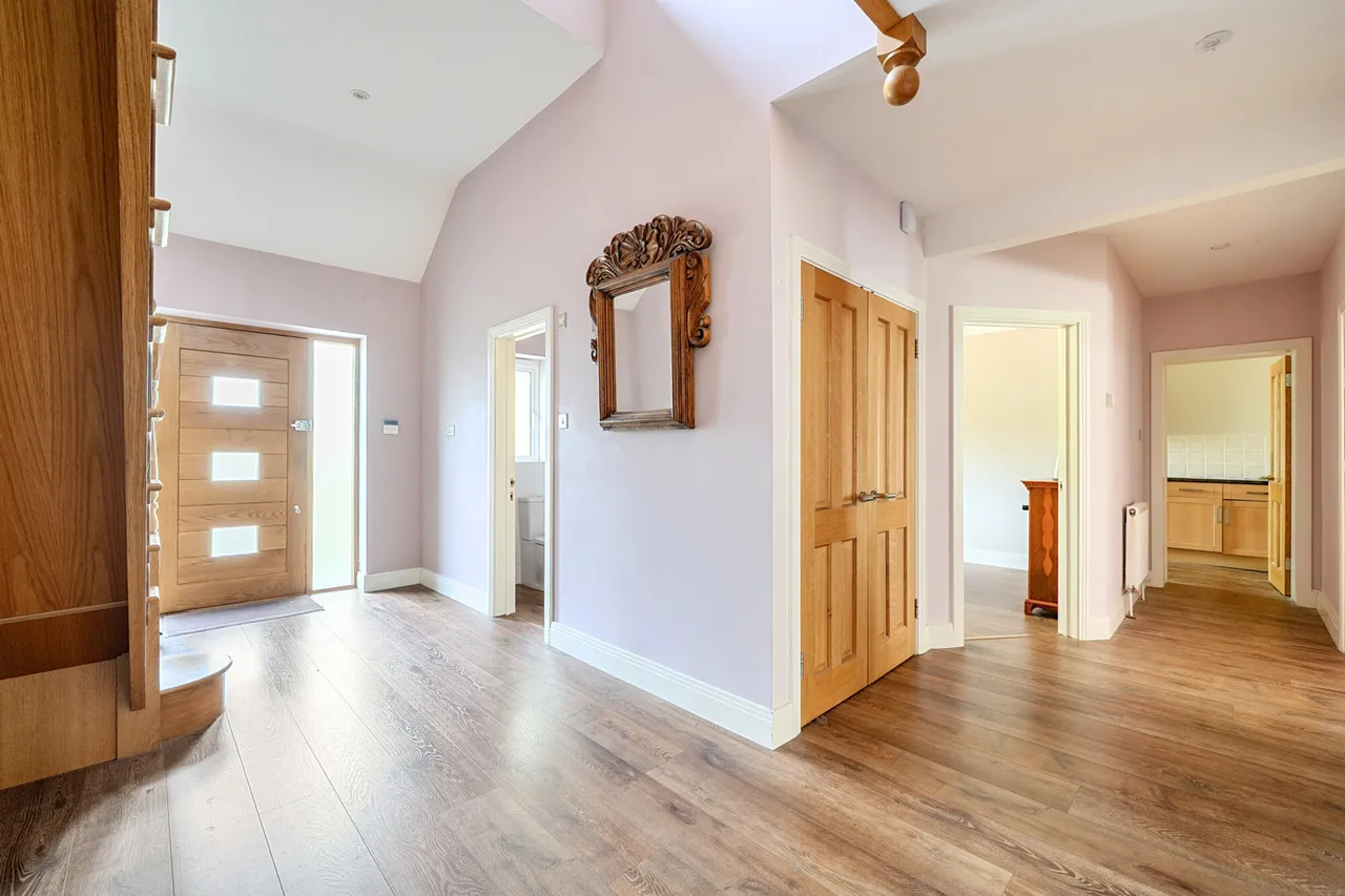 Dukes Wood Drive, Gerrards Cross, SL9, photo 18