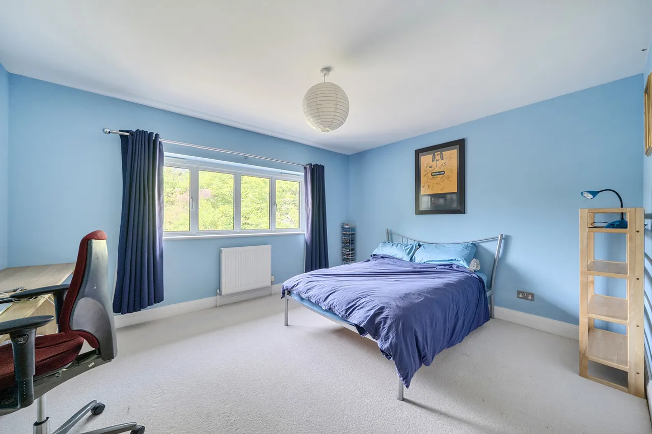 Dukes Wood Drive, Gerrards Cross, SL9, photo 26