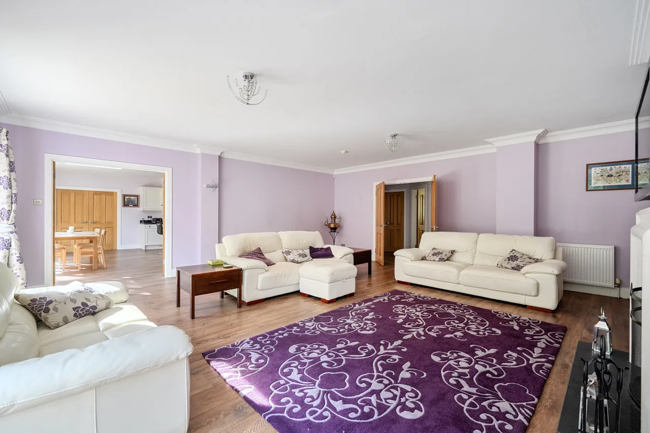 Dukes Wood Drive, Gerrards Cross, SL9, photo 12