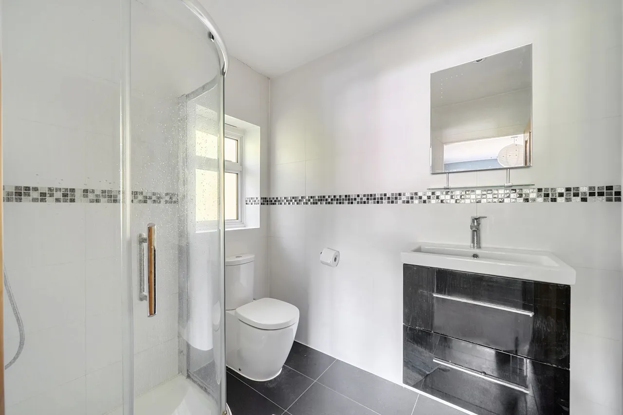 Dukes Wood Drive, Gerrards Cross, SL9, photo 36