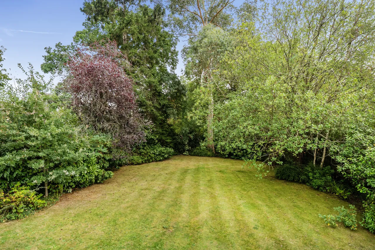 Dukes Wood Drive, Gerrards Cross, SL9, photo 4