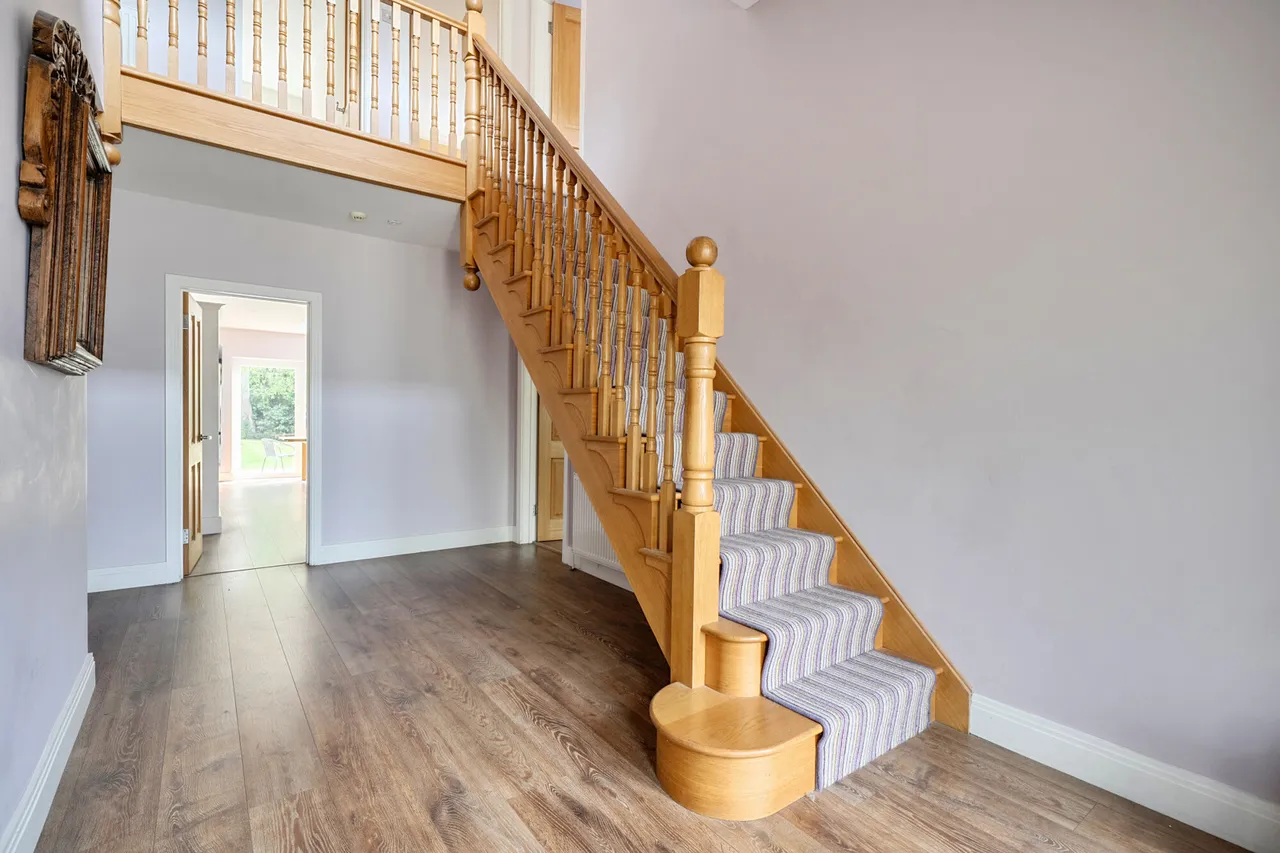 Dukes Wood Drive, Gerrards Cross, SL9, photo 17