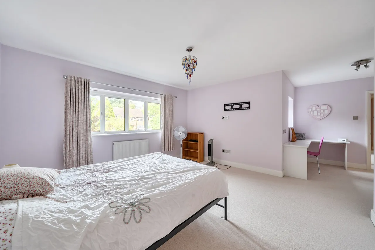 Dukes Wood Drive, Gerrards Cross, SL9, photo 8