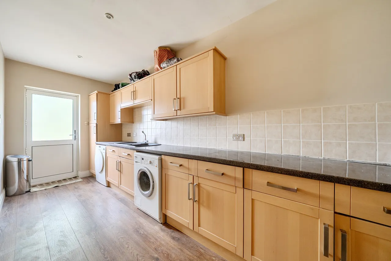 Dukes Wood Drive, Gerrards Cross, SL9, photo 19