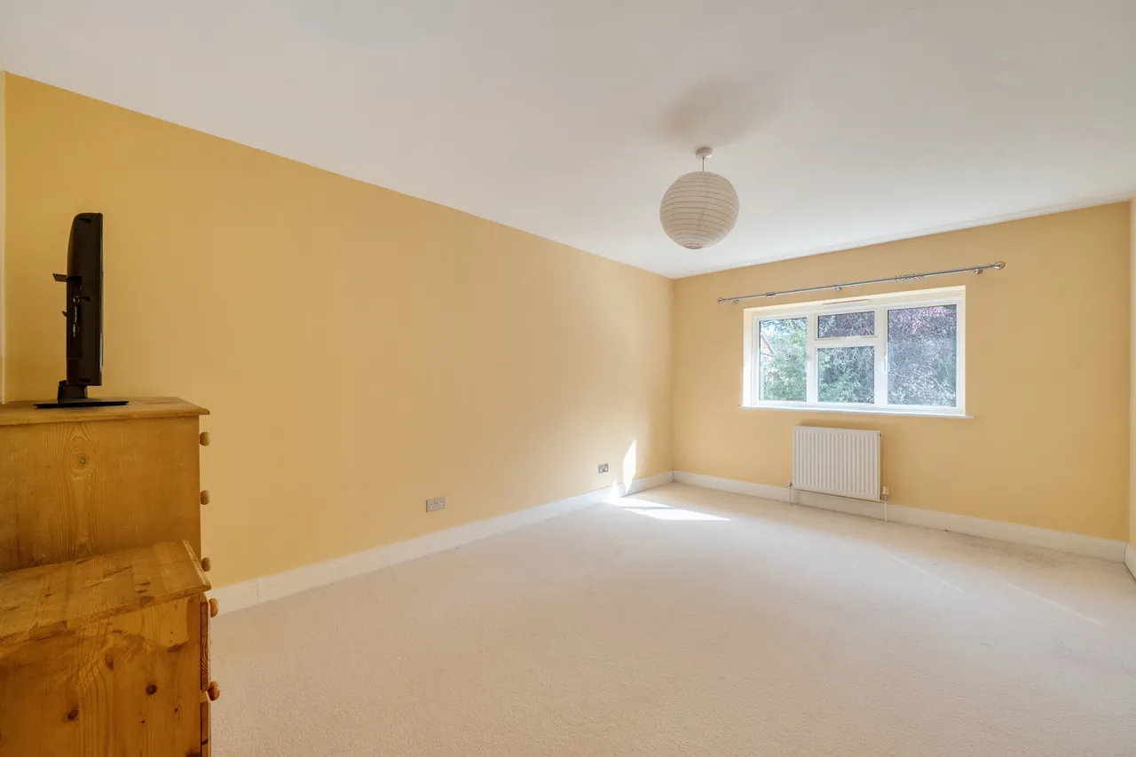 Dukes Wood Drive, Gerrards Cross, SL9, photo 27