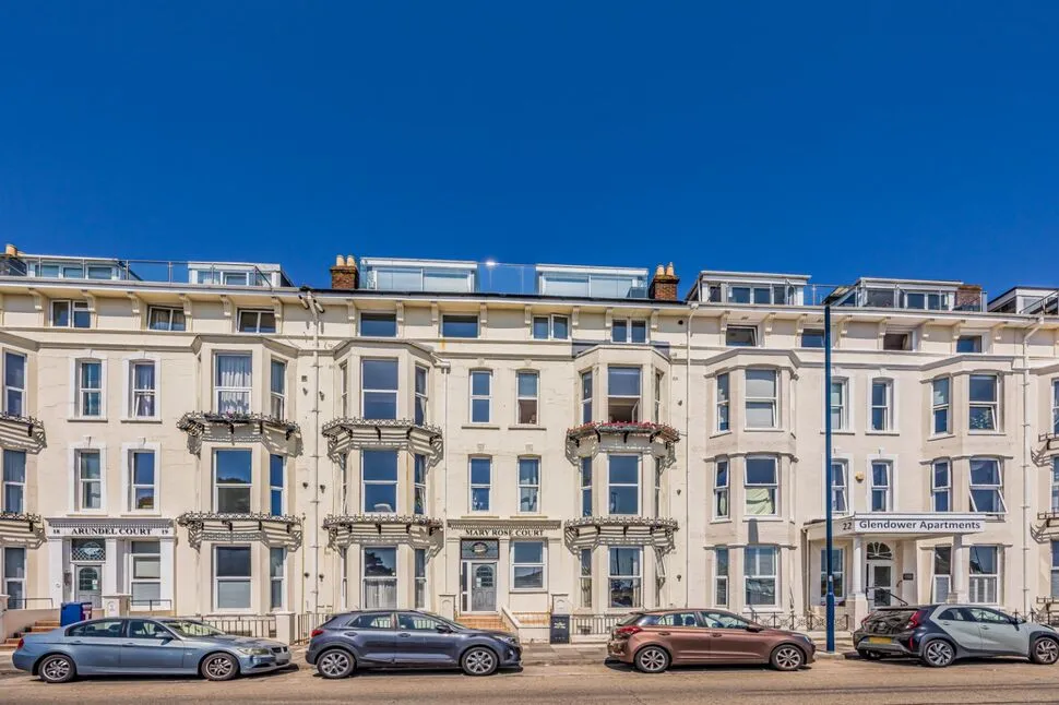 2 bed flat for sale — South Parade, Southsea, Hampshire, PO5