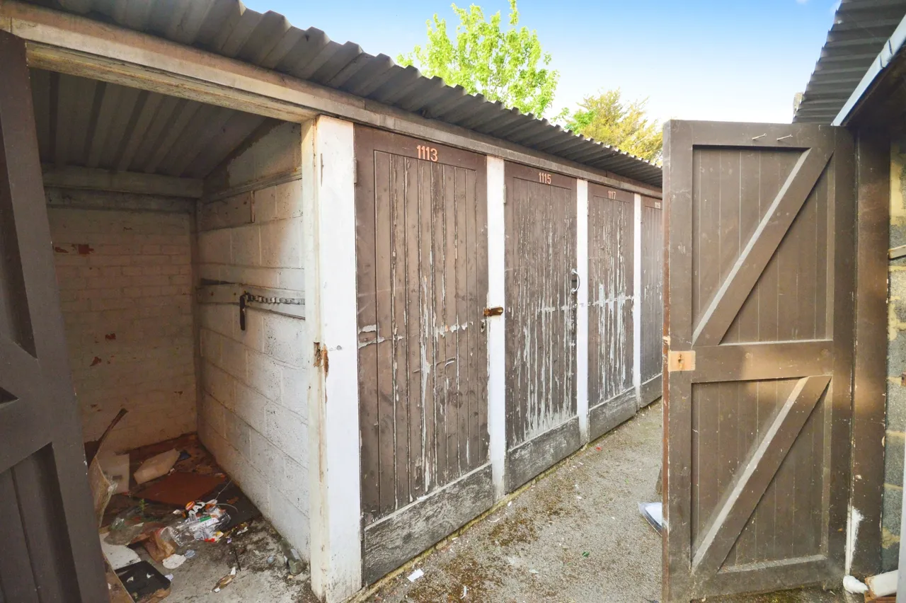 High Road, Romford, RM6, photo 12