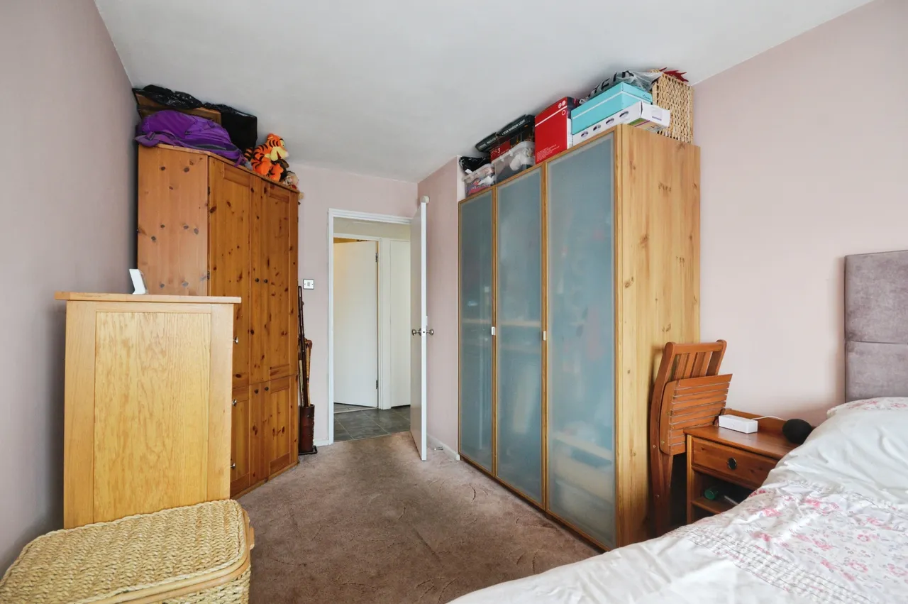 High Road, Romford, RM6, photo 10