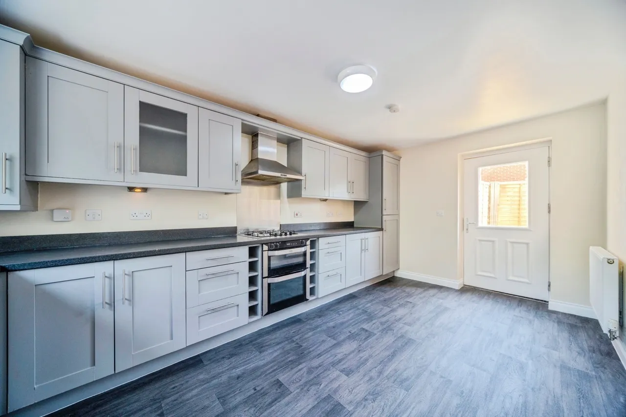 Southland Drive, Bletchley, Milton Keynes, Buckinghamshire, MK2, photo 6