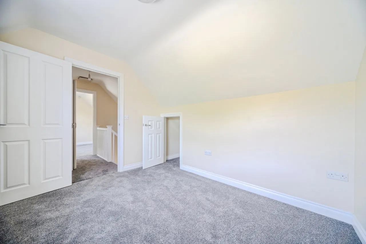 Southland Drive, Bletchley, Milton Keynes, Buckinghamshire, MK2, photo 21