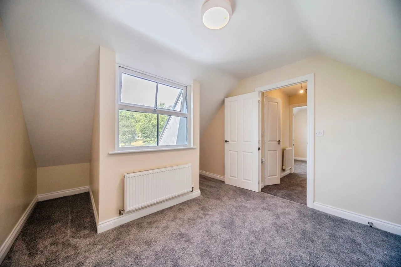 Southland Drive, Bletchley, Milton Keynes, Buckinghamshire, MK2, photo 17