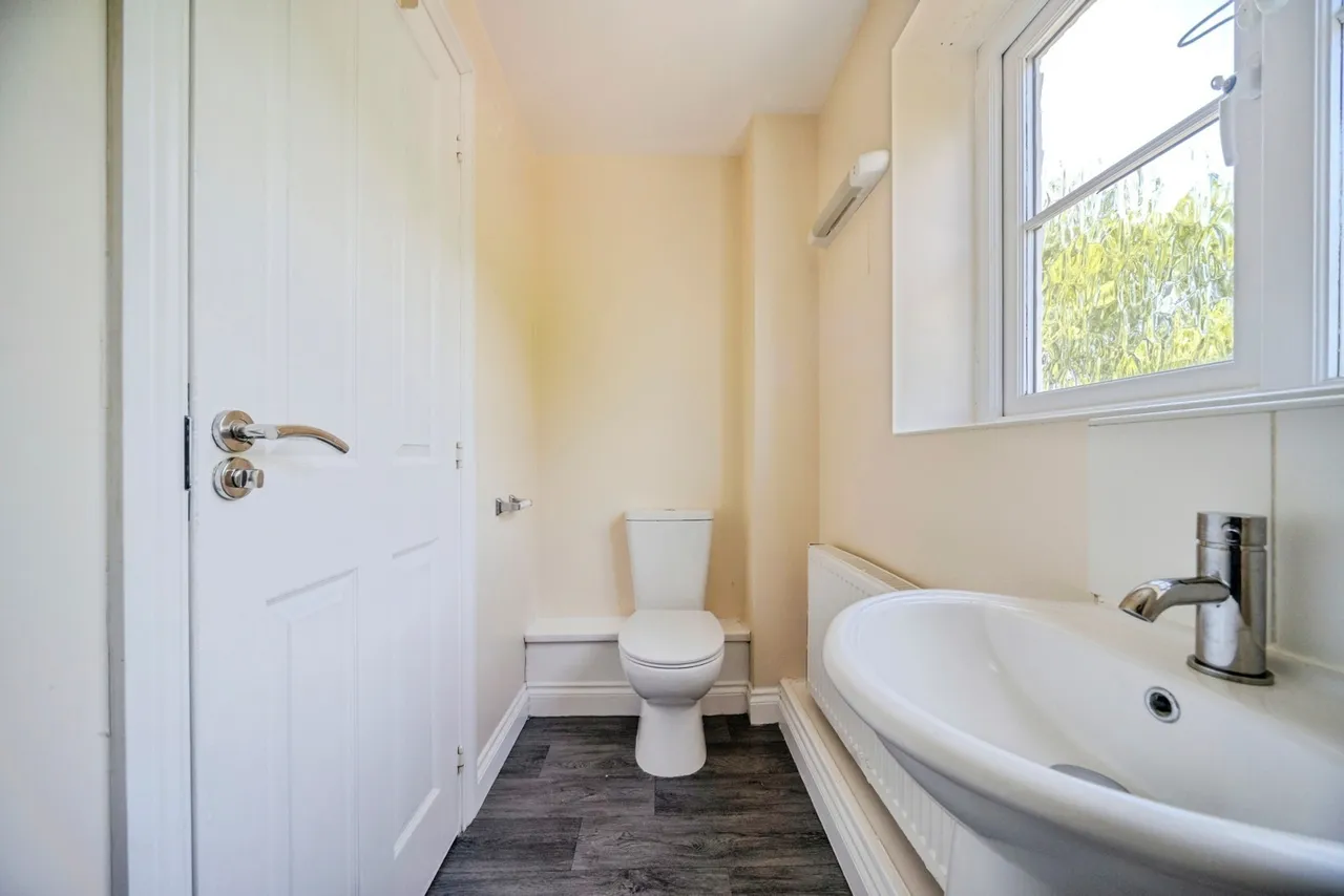 Southland Drive, Bletchley, Milton Keynes, Buckinghamshire, MK2, photo 11