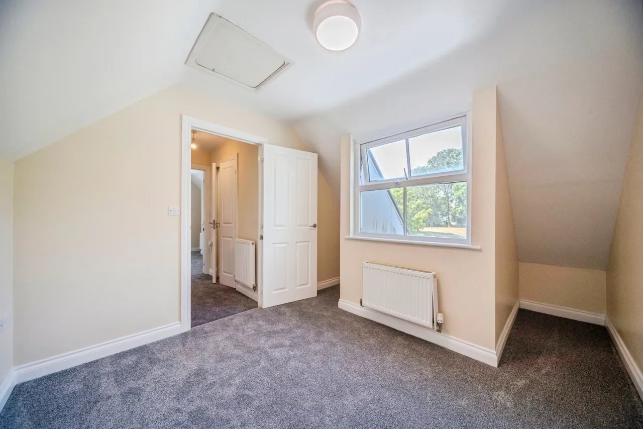 Southland Drive, Bletchley, Milton Keynes, Buckinghamshire, MK2, photo 16