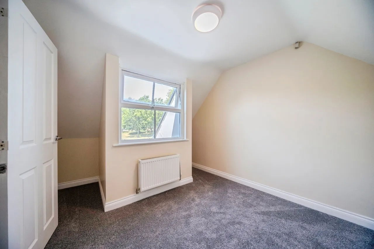 Southland Drive, Bletchley, Milton Keynes, Buckinghamshire, MK2, photo 19