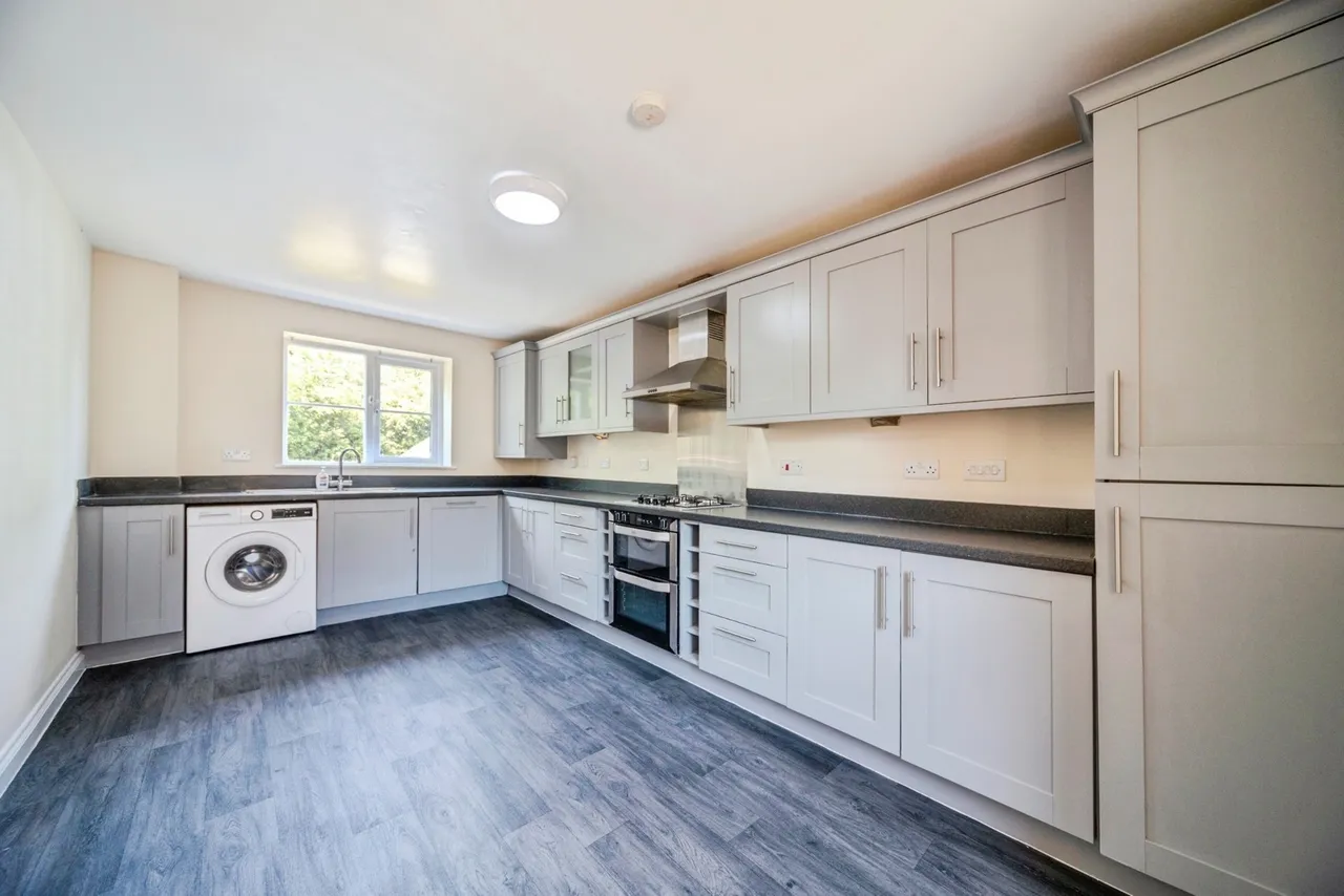 Southland Drive, Bletchley, Milton Keynes, Buckinghamshire, MK2, photo 4