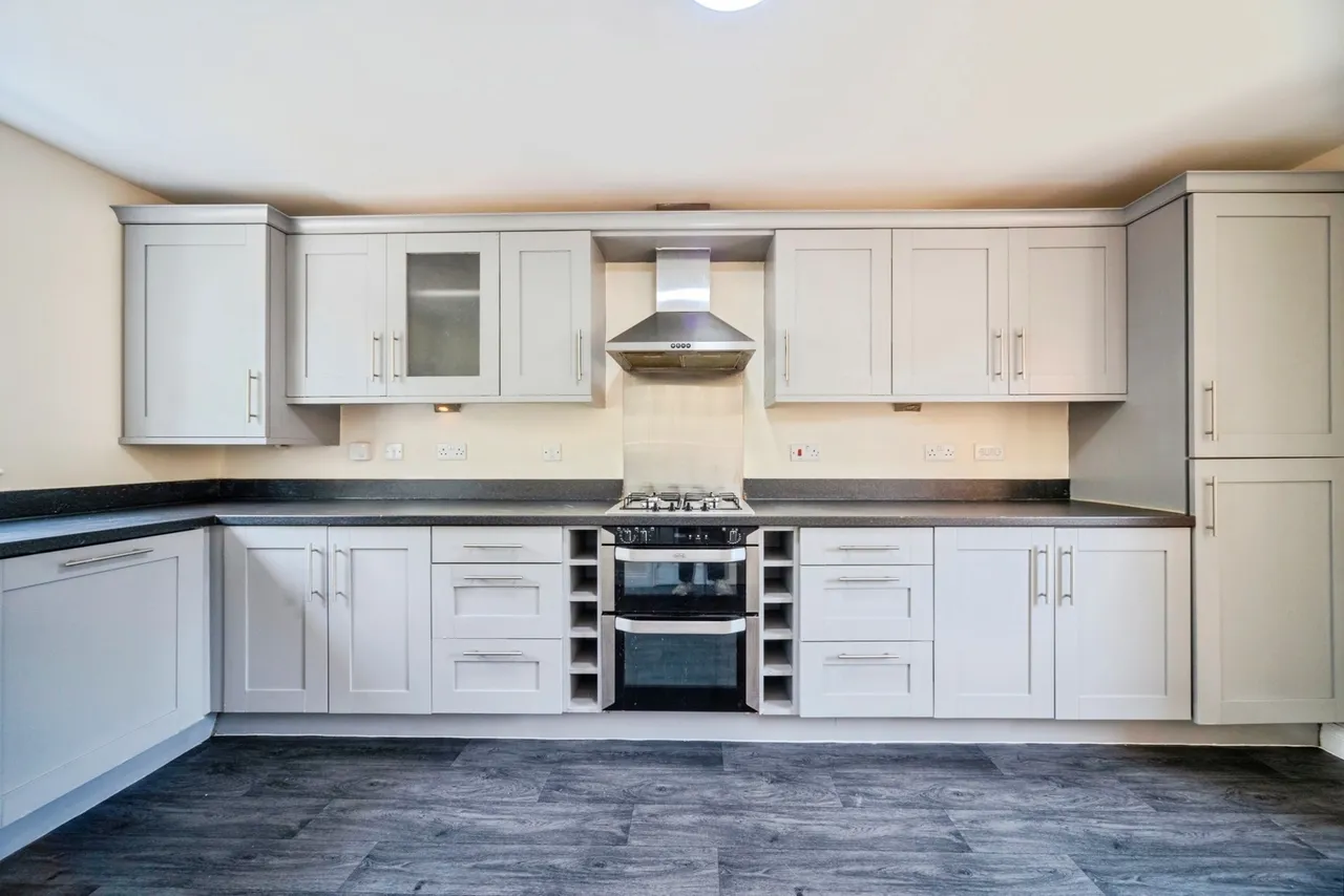 Southland Drive, Bletchley, Milton Keynes, Buckinghamshire, MK2, photo 5